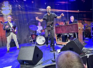 En suveræn Bobo Moreno sang for og blev bakket op af stilsikre Soul shakers