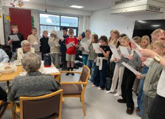 Elever på Skovvangskolen laver minder til musik
